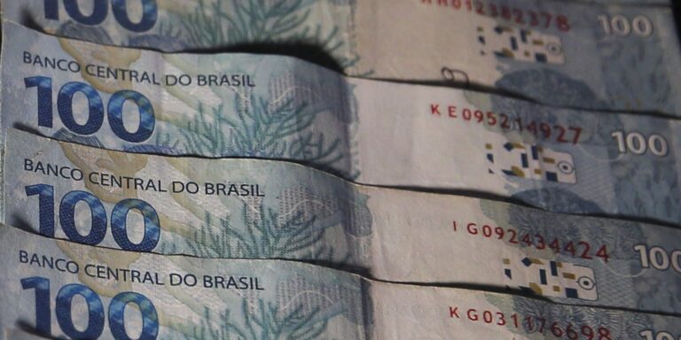 Contas públicas têm déficit de R$ 10 bilhões em agosto