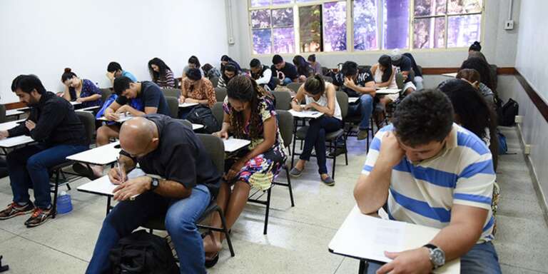 Provas de português para estrangeiros começam nesta terça-feira