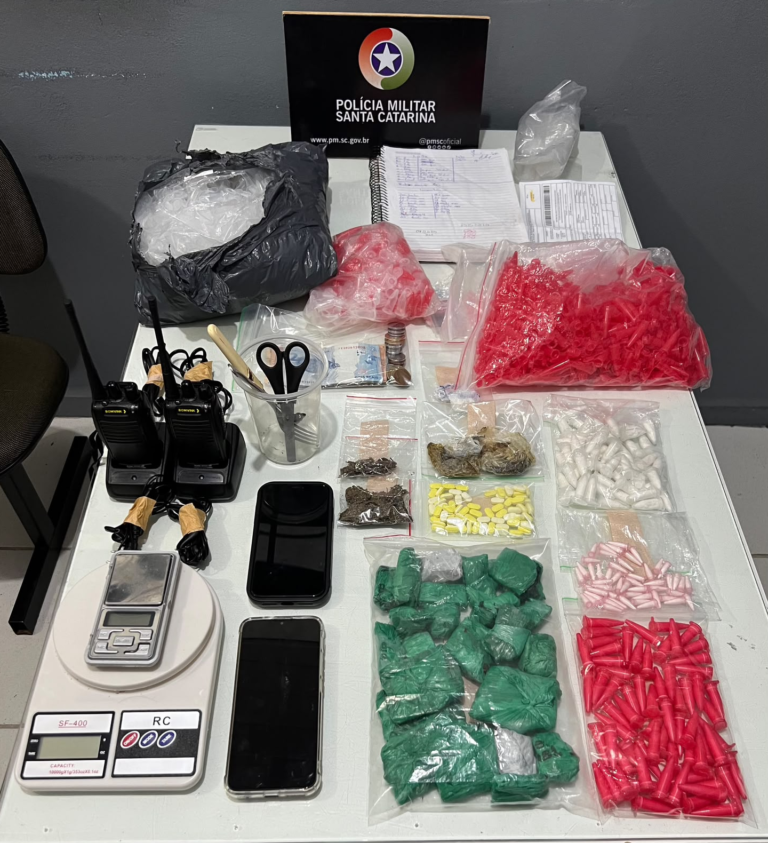 Homem de 18 anos é preso com cocaína, maconha, haxixe e ecstasy em Jaraguá do Sul