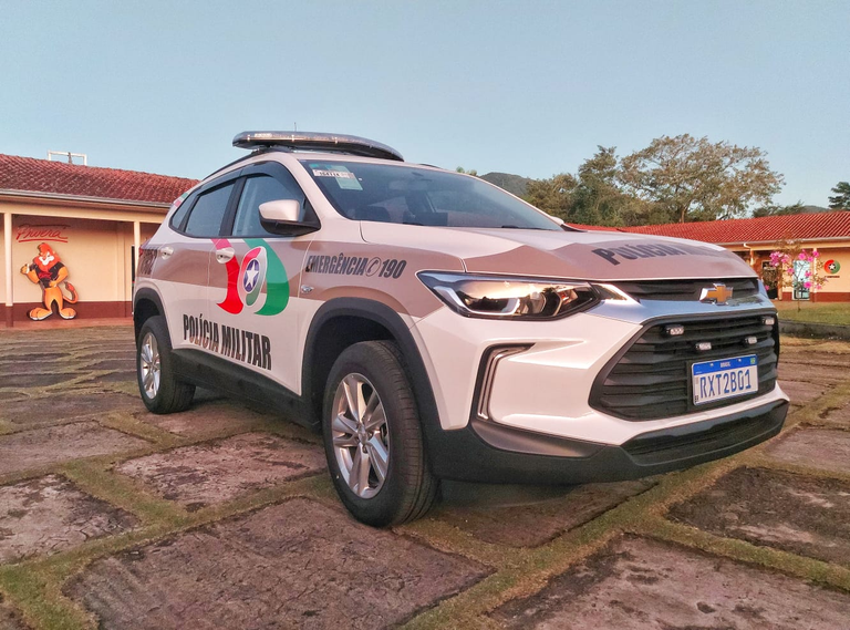 Homem é autuado por desacato após discussão com policiais por carrinho de mão em Jaraguá do Sul