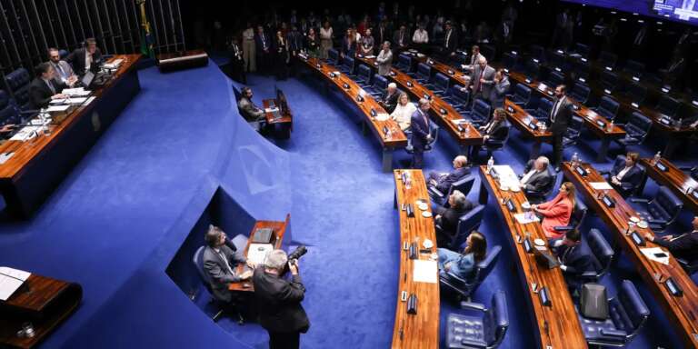 Senado aprova aumento de limite e perdão de dívida para MEIs